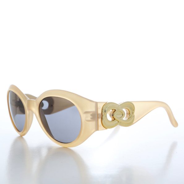 SWANS_22_SUNGLASS_MUSEUM